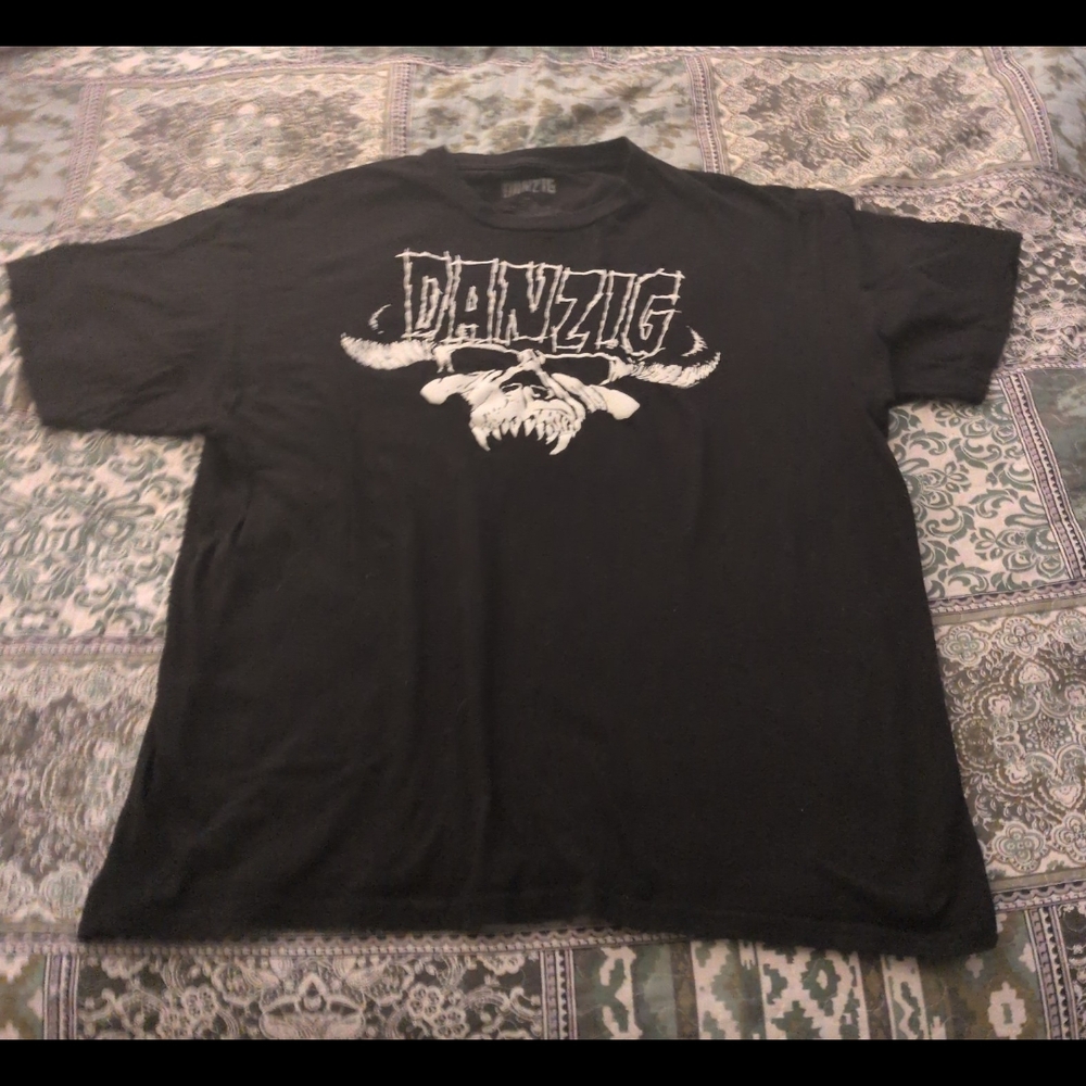 Black Short Sleeve Men's Tee